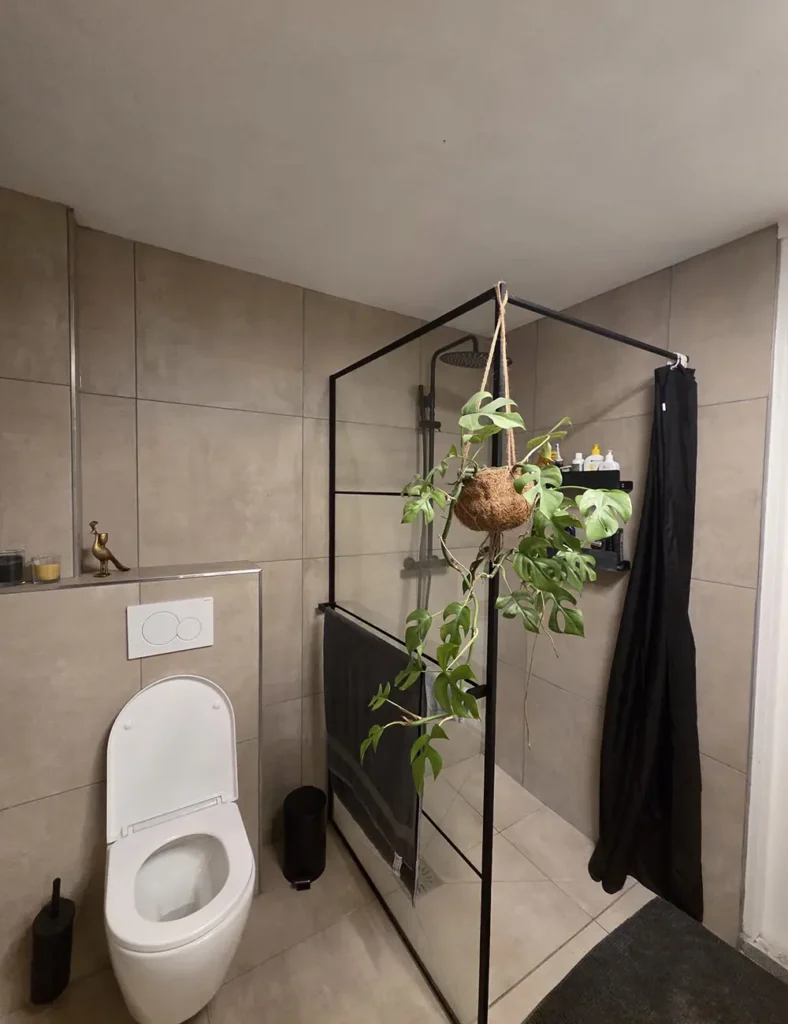 Badkamer tegelklaar gemaakt in Groningen door JPB Stukadoors