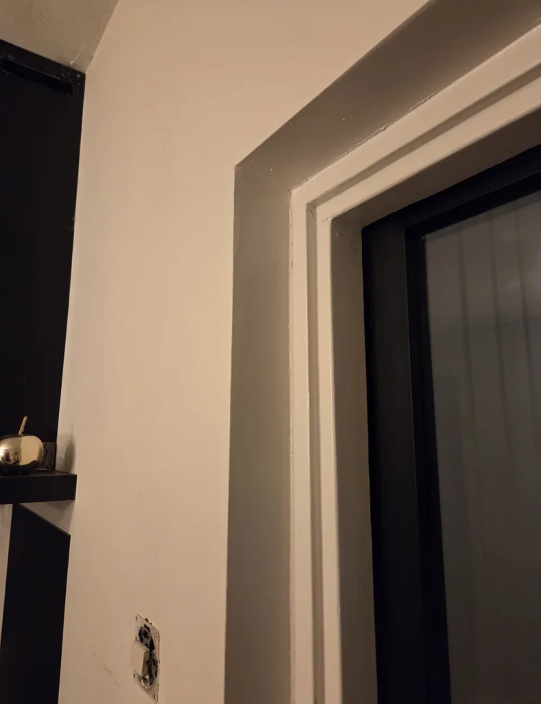 Rechte hoeken gestuct in Groningen door JPB Stukadoors