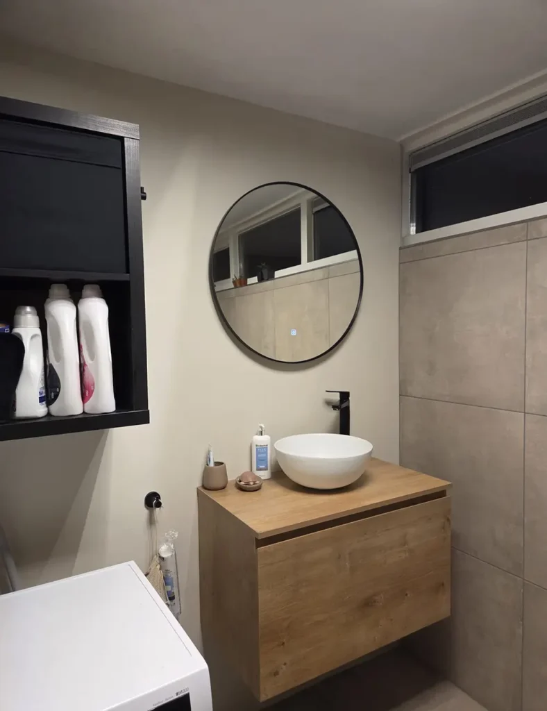 Plafond en wanden gestuukt in badkamer in Groningen